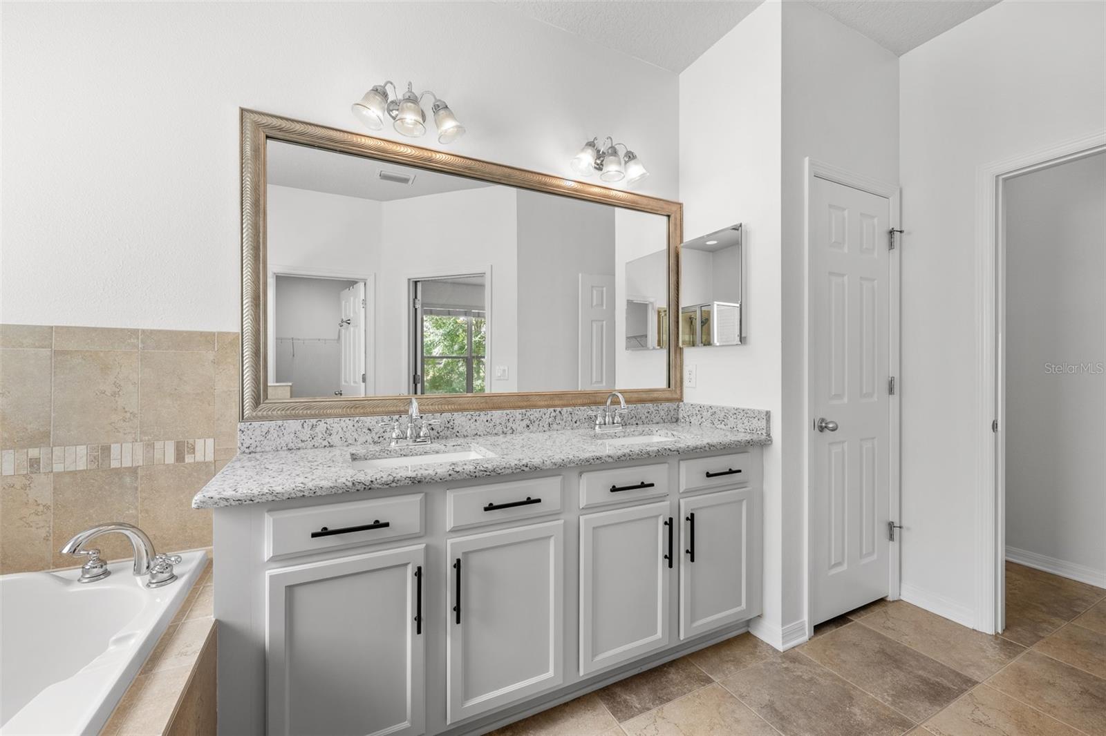 15814 Starling Water Dr Property Photo 19