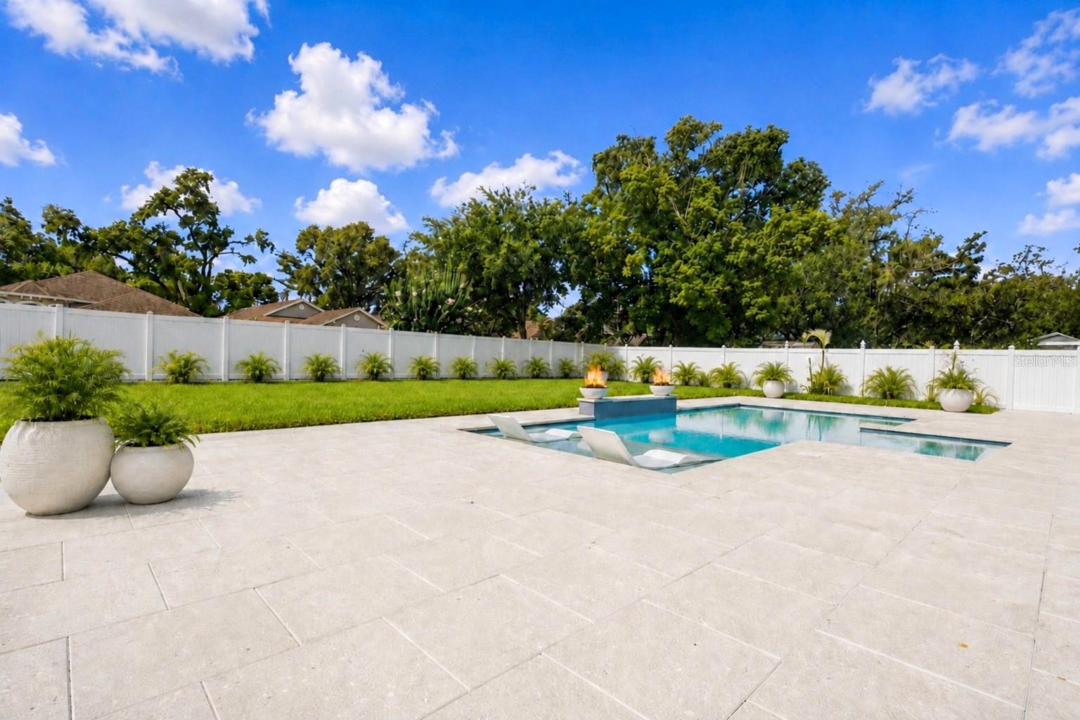 906 Samy Dr Property Photo 45