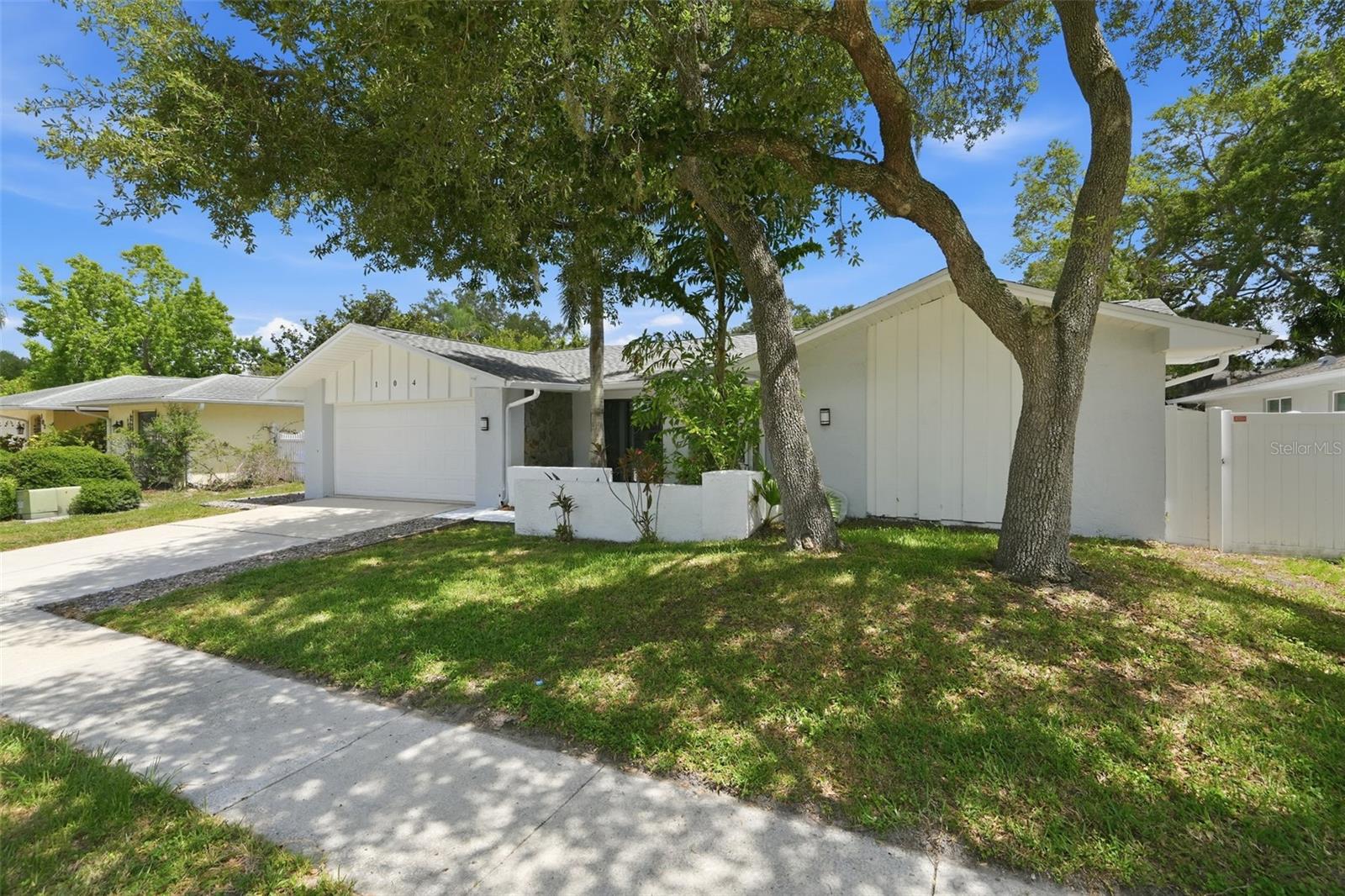 104 Nestlebranch Dr Property Photo 1