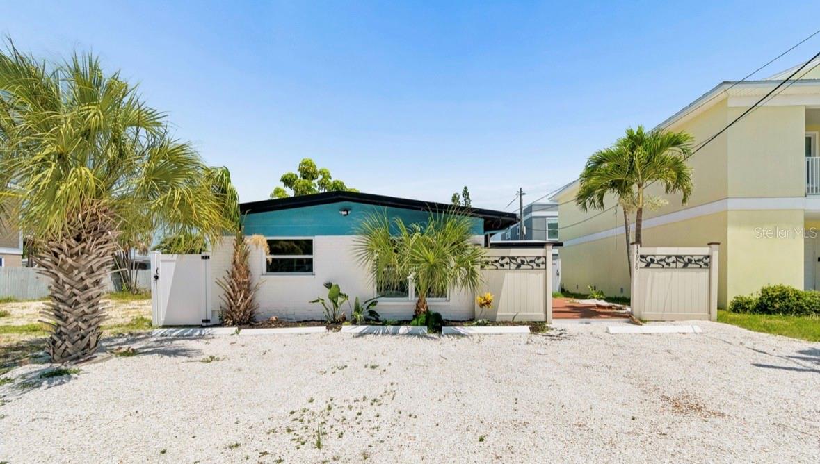 14906 N Bayshore Dr Property Photo 2