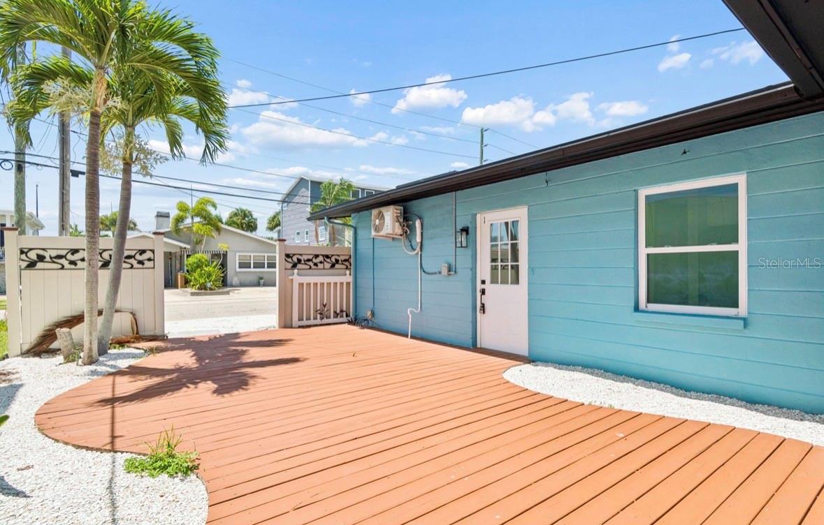 14906 N Bayshore Dr Property Photo 5