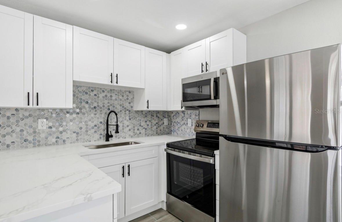 14906 N Bayshore Dr Property Photo 10
