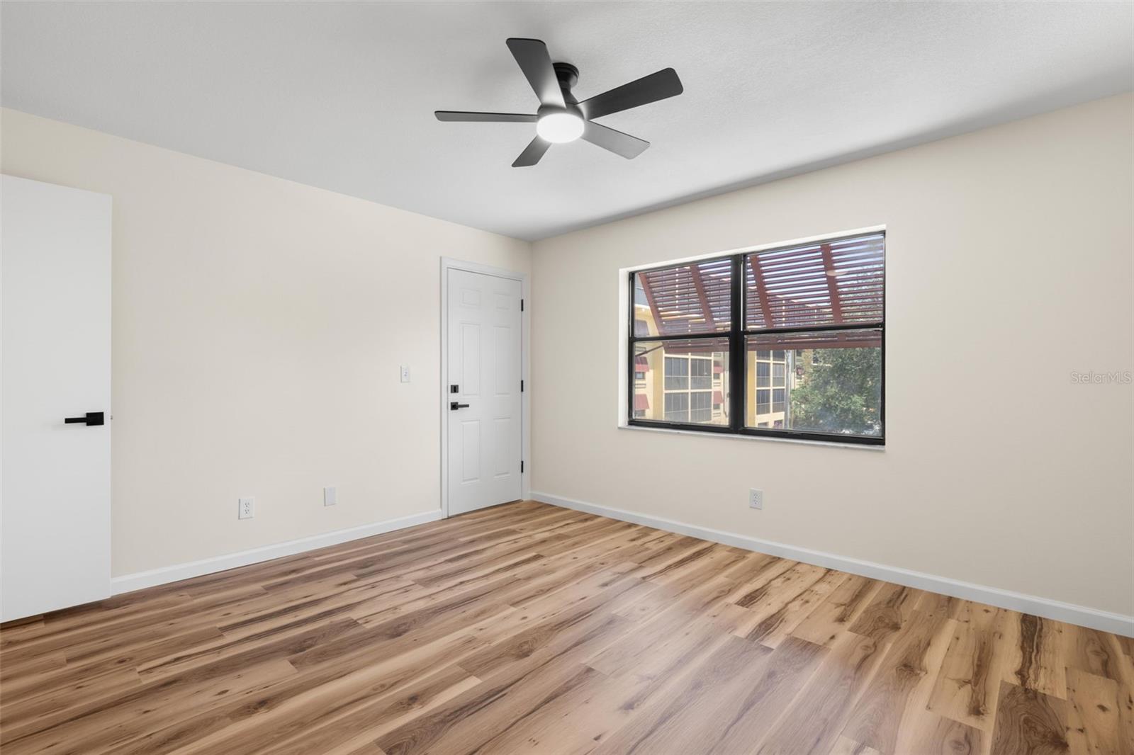 5817 Park St N #302 Property Photo 18