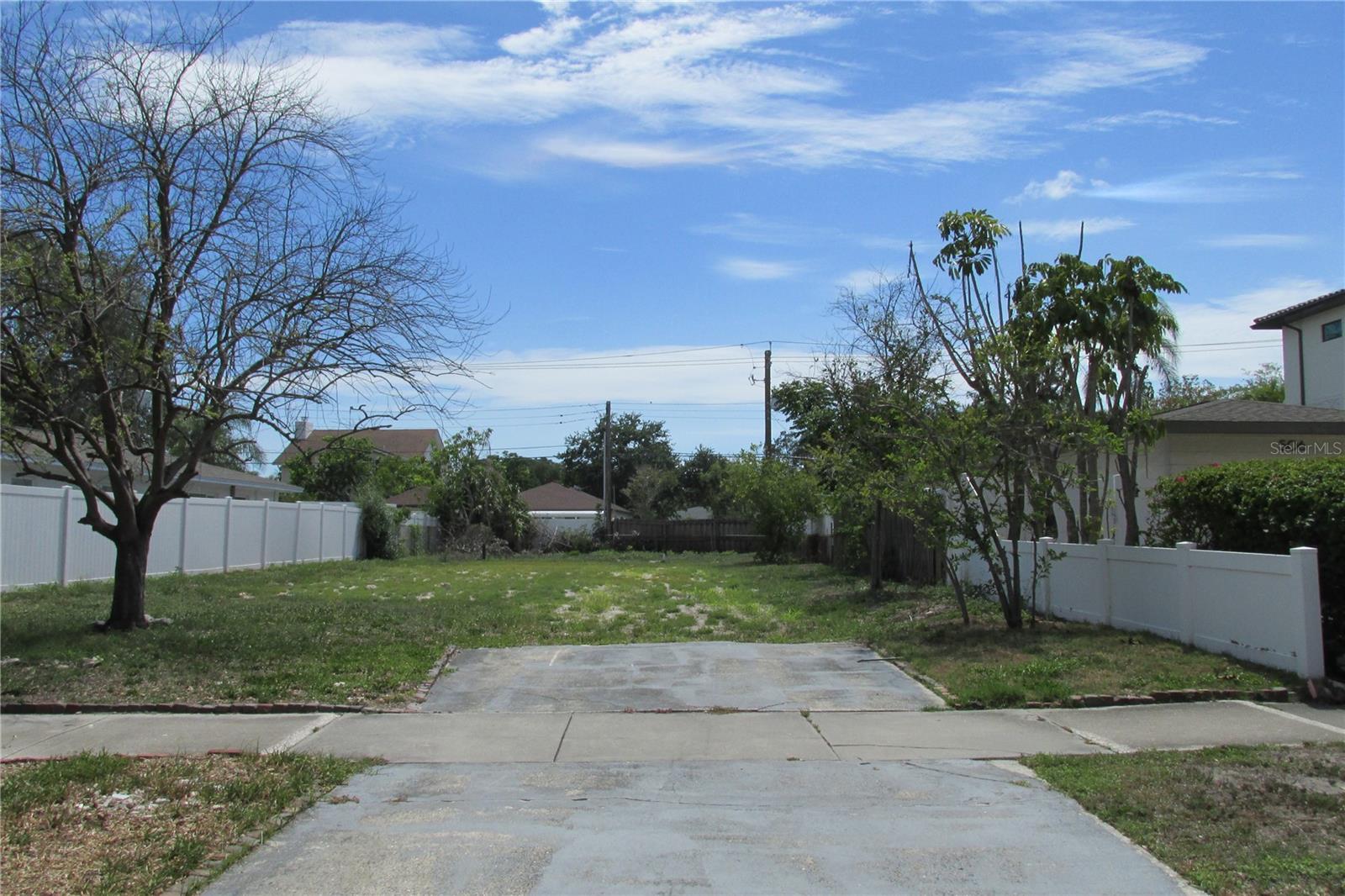 508 E Davis Blvd Property Photo 1