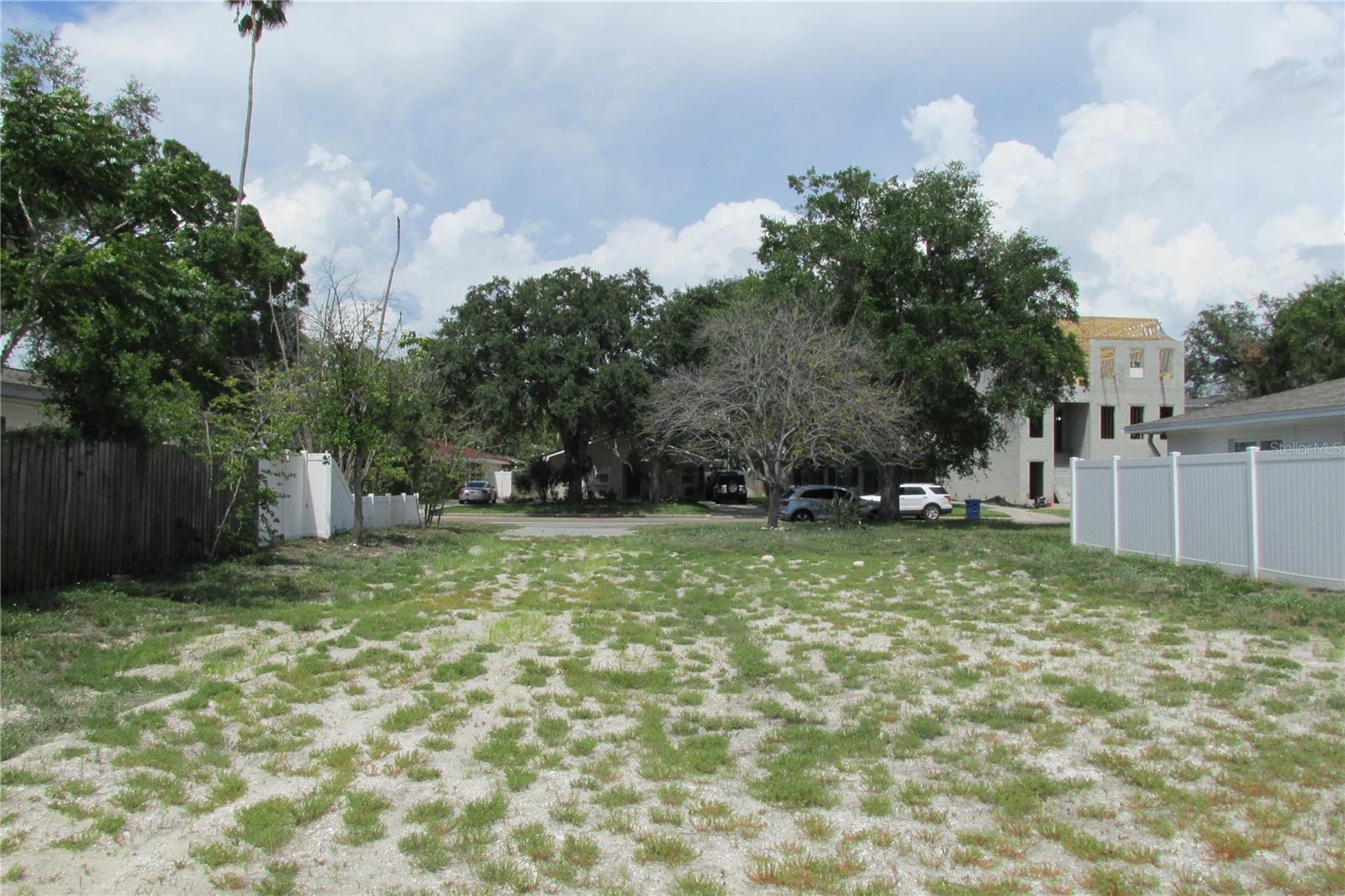 508 E Davis Blvd Property Photo 2