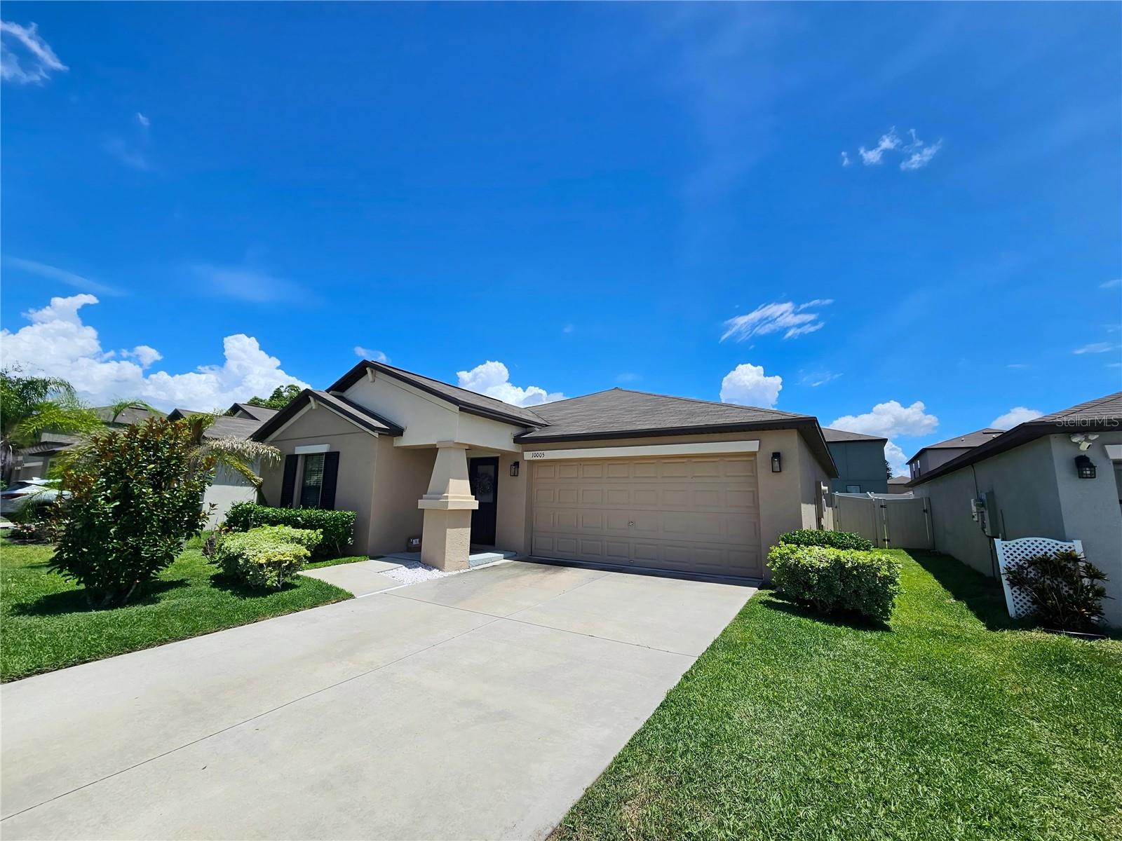10005 Rose Petal Pl Property Photo 1