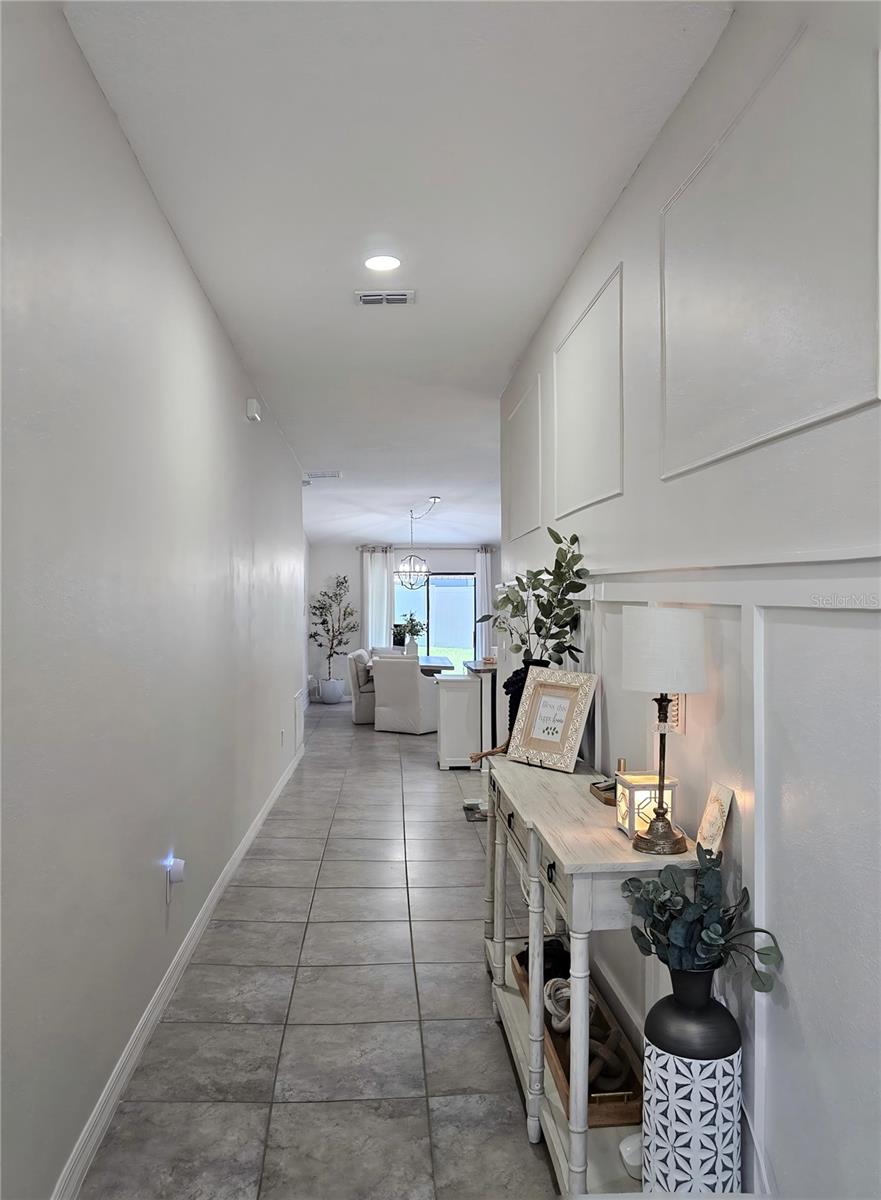 10005 Rose Petal Pl Property Photo 5