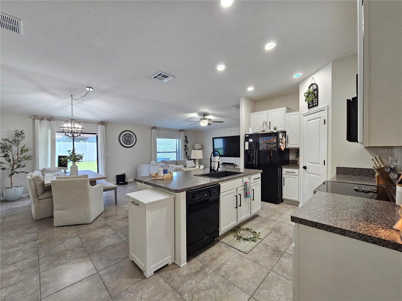 10005 Rose Petal Pl Property Photo 10