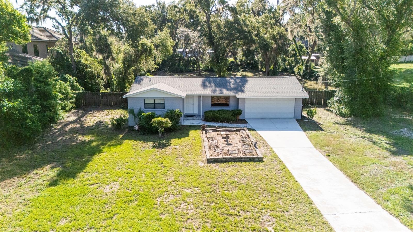 8214 Valrie Ln Property Photo 4