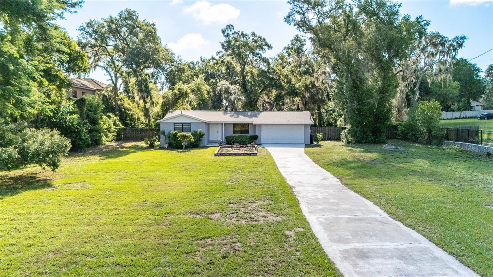 8214 Valrie Ln Property Photo 5