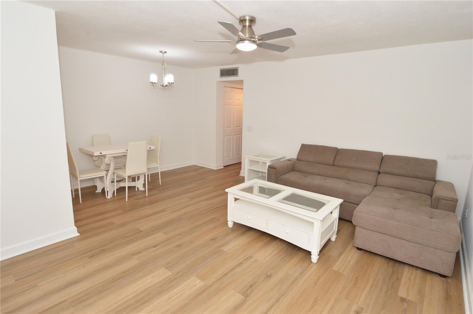 4700 Cove Cir #107 Property Photo 10