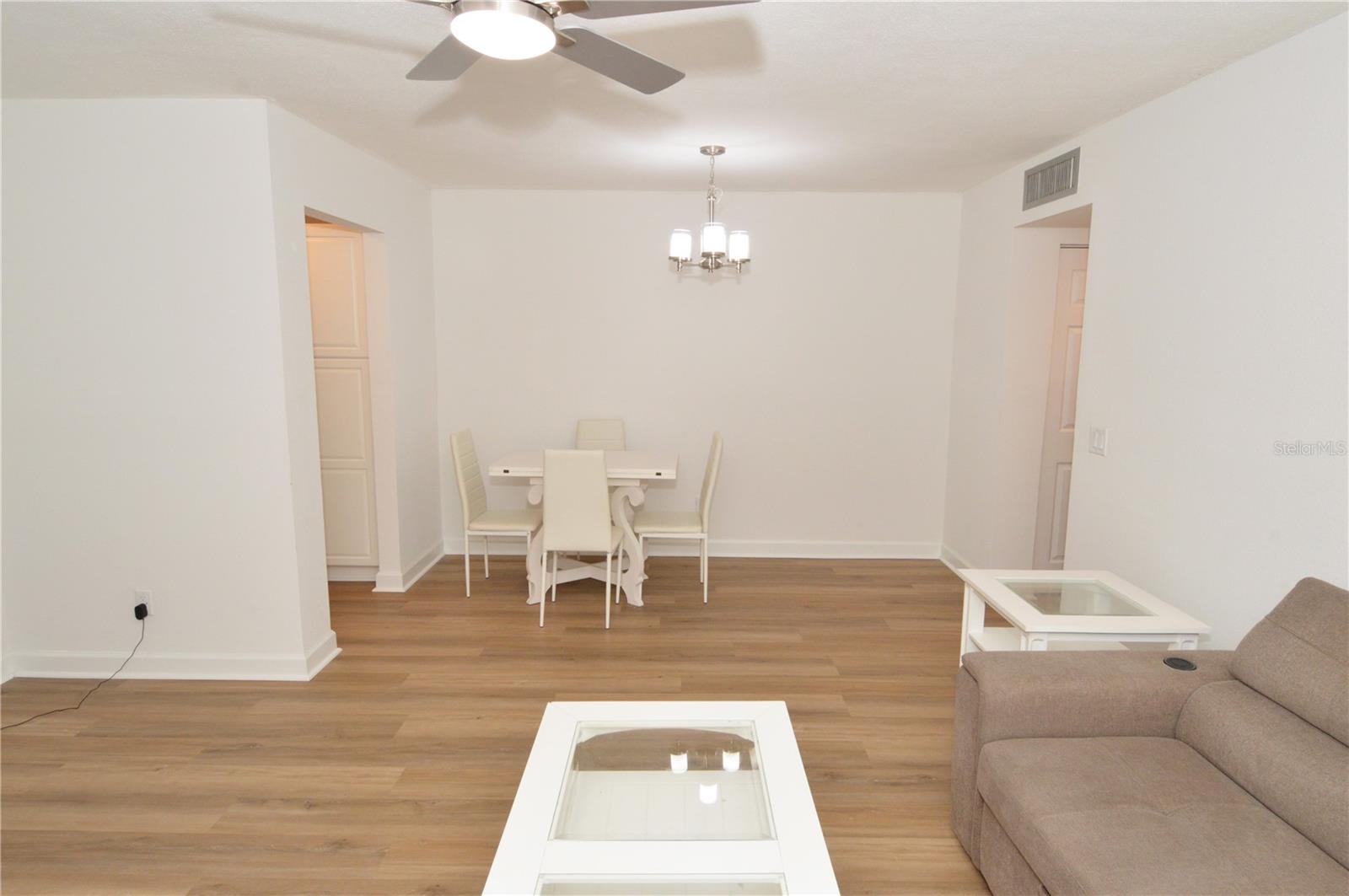 4700 Cove Cir #107 Property Photo 12