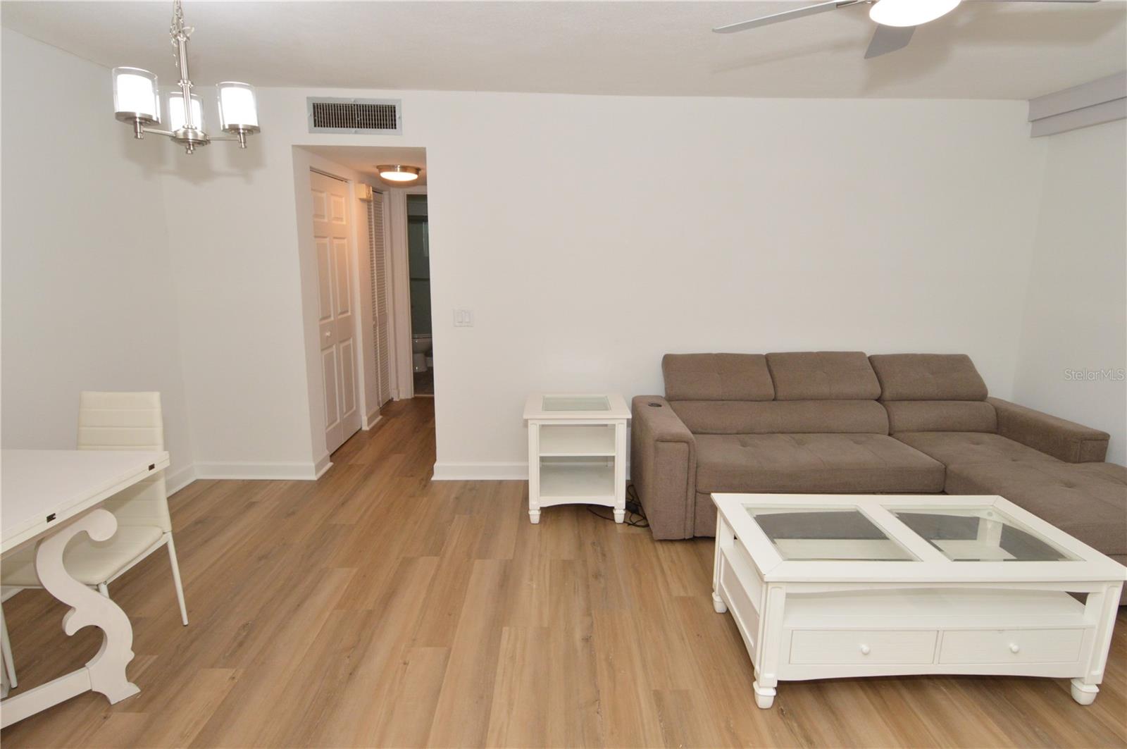 4700 Cove Cir #107 Property Photo 20