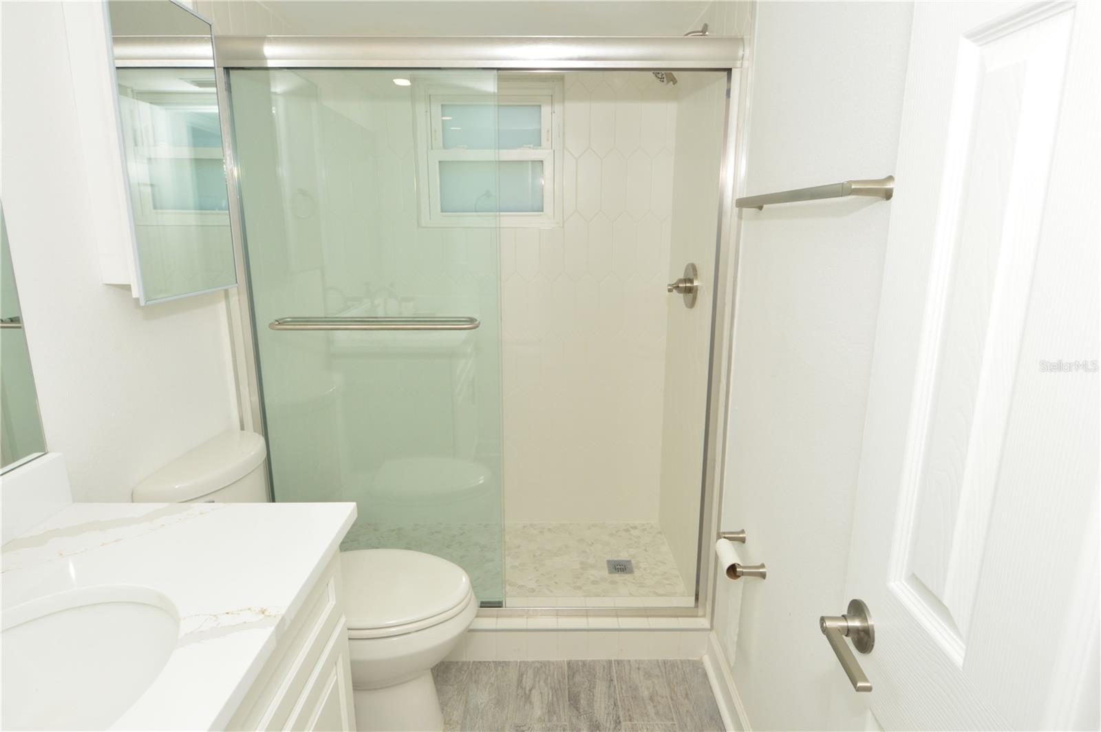 4700 Cove Cir #107 Property Photo 34