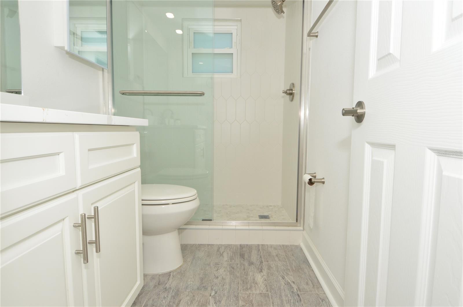 4700 Cove Cir #107 Property Photo 35