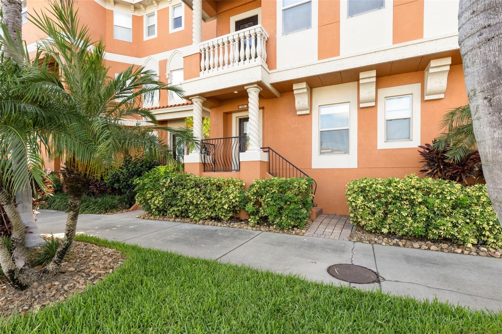 905 Villa Venicia Way Property Photo 3