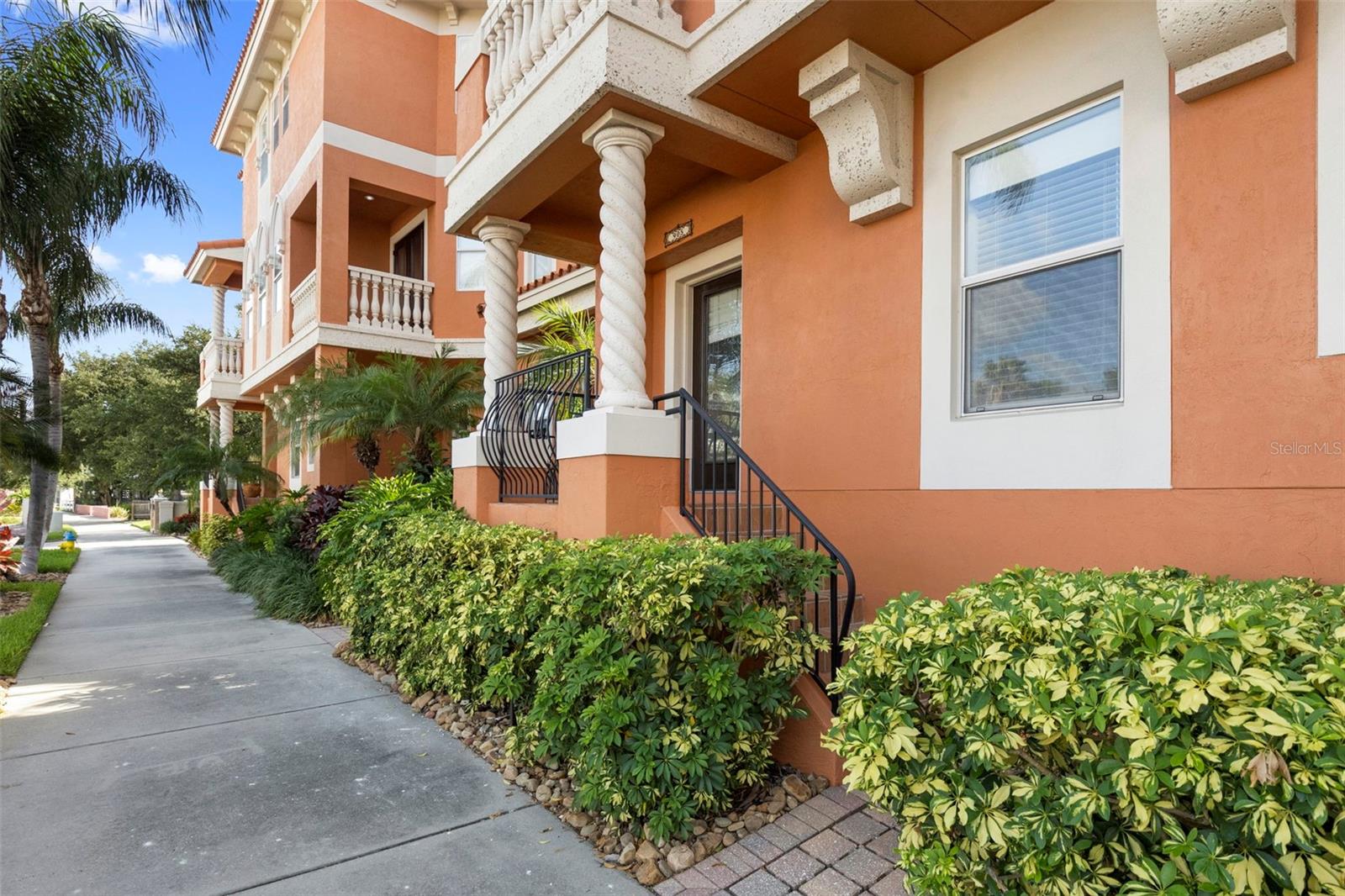 905 Villa Venicia Way Property Photo 4