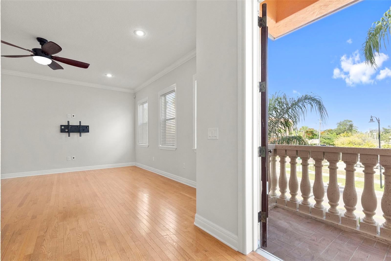 905 Villa Venicia Way Property Photo 9