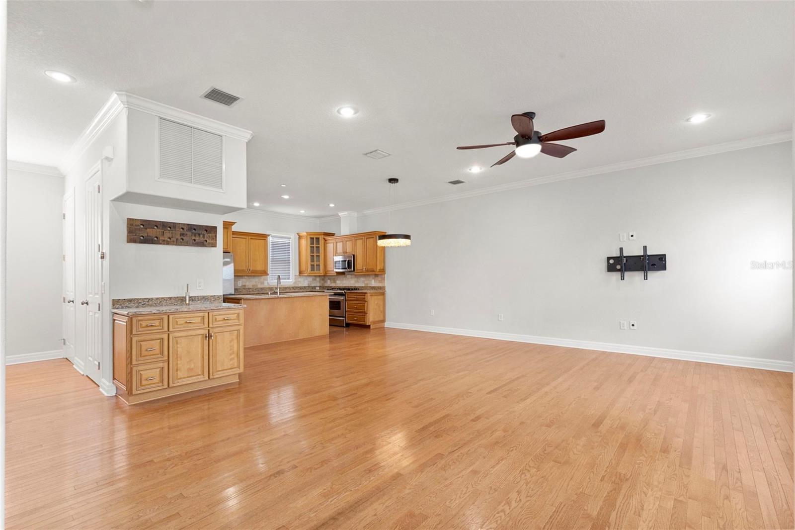905 Villa Venicia Way Property Photo 11