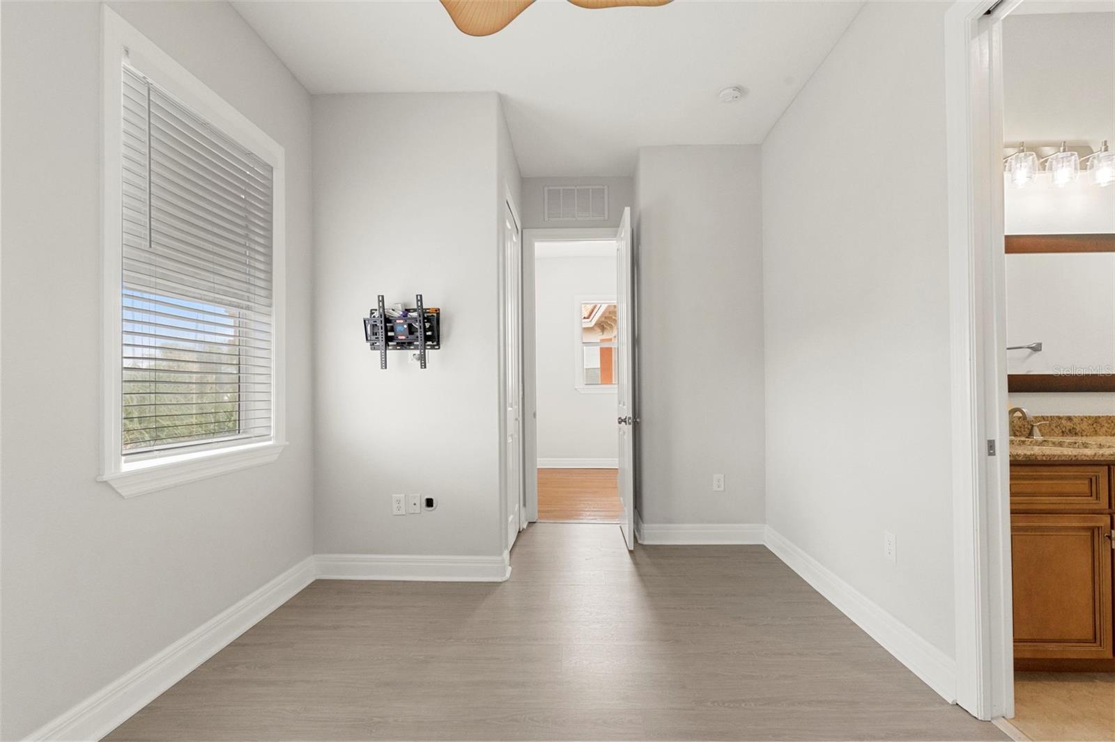 905 Villa Venicia Way Property Photo 33