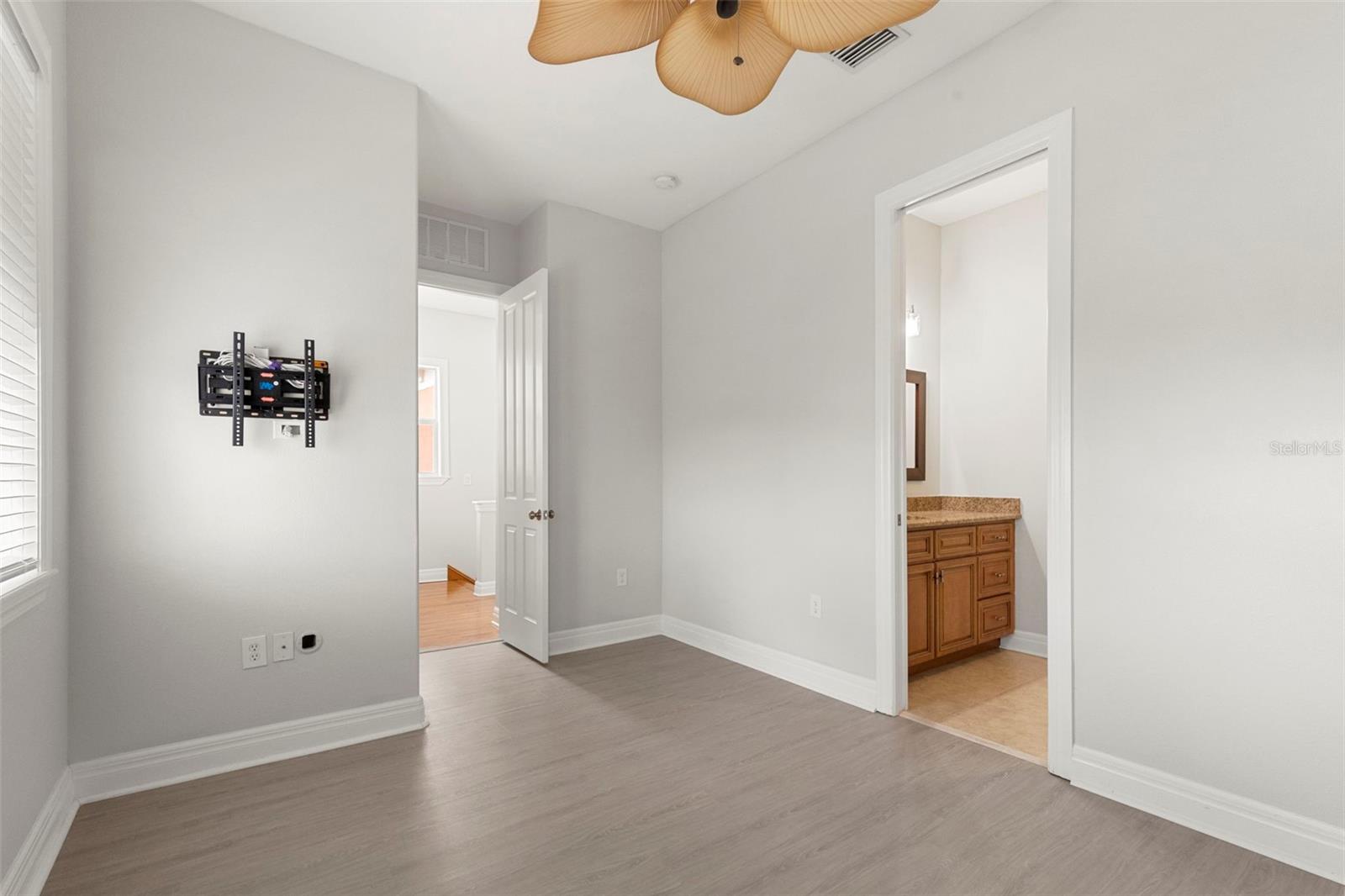 905 Villa Venicia Way Property Photo 35