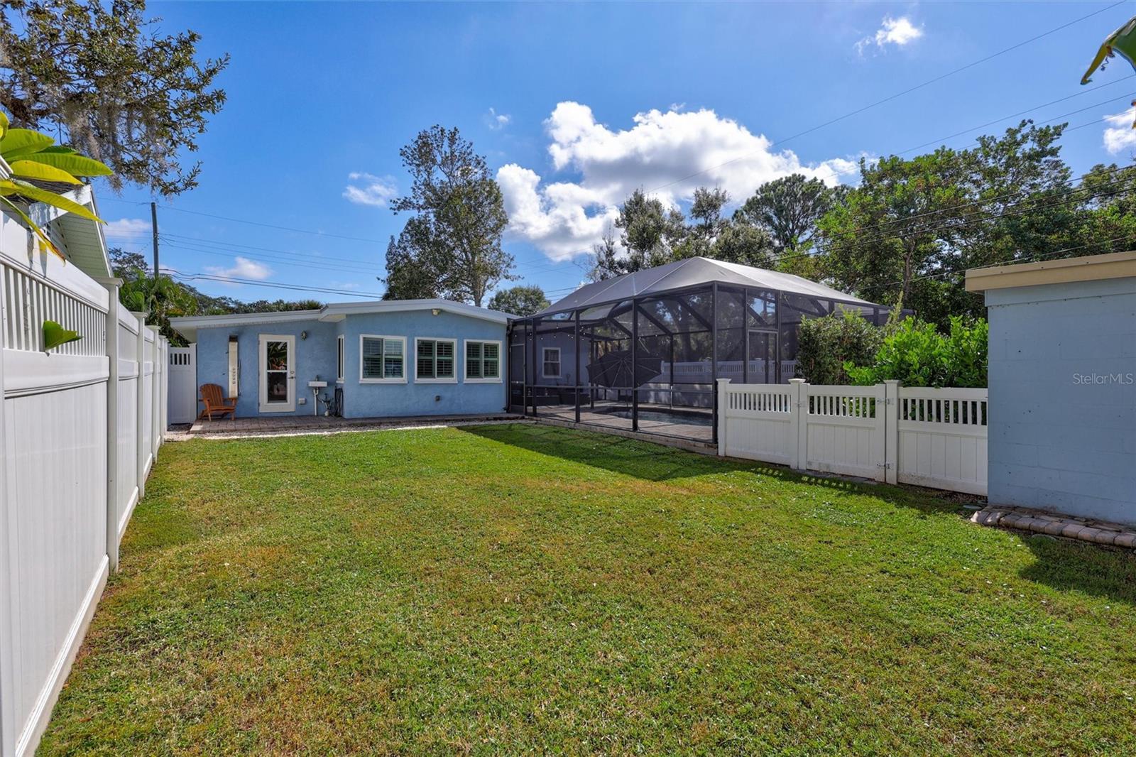 302 S Mayo St Property Photo 43