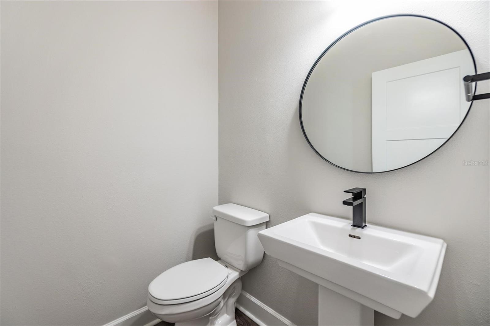 1302 W Carmen St #1 Property Photo 12