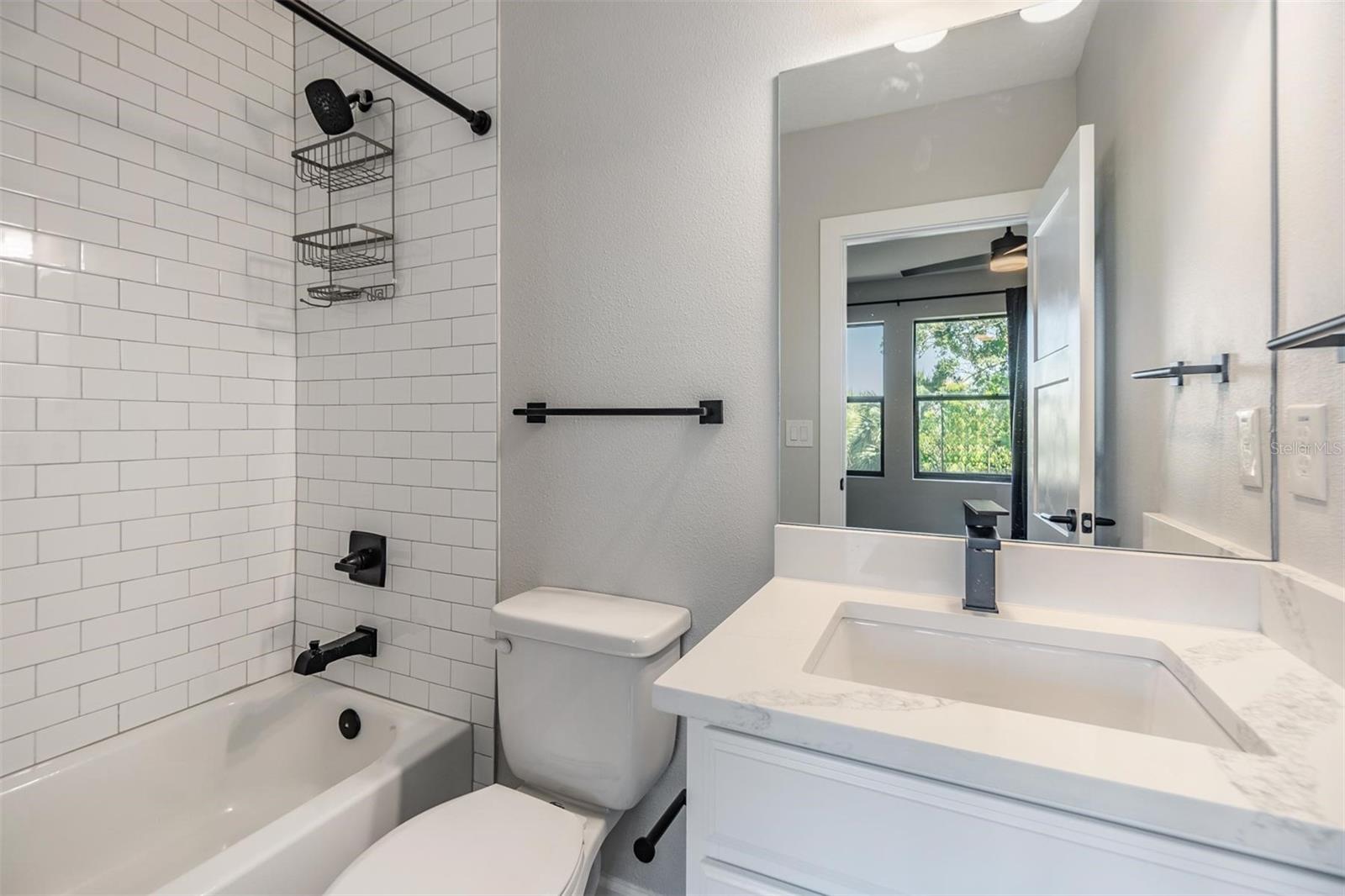 1302 W Carmen St #1 Property Photo 15