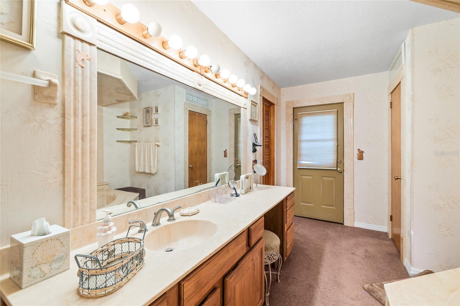 16025 Chastain Rd Property Photo 19