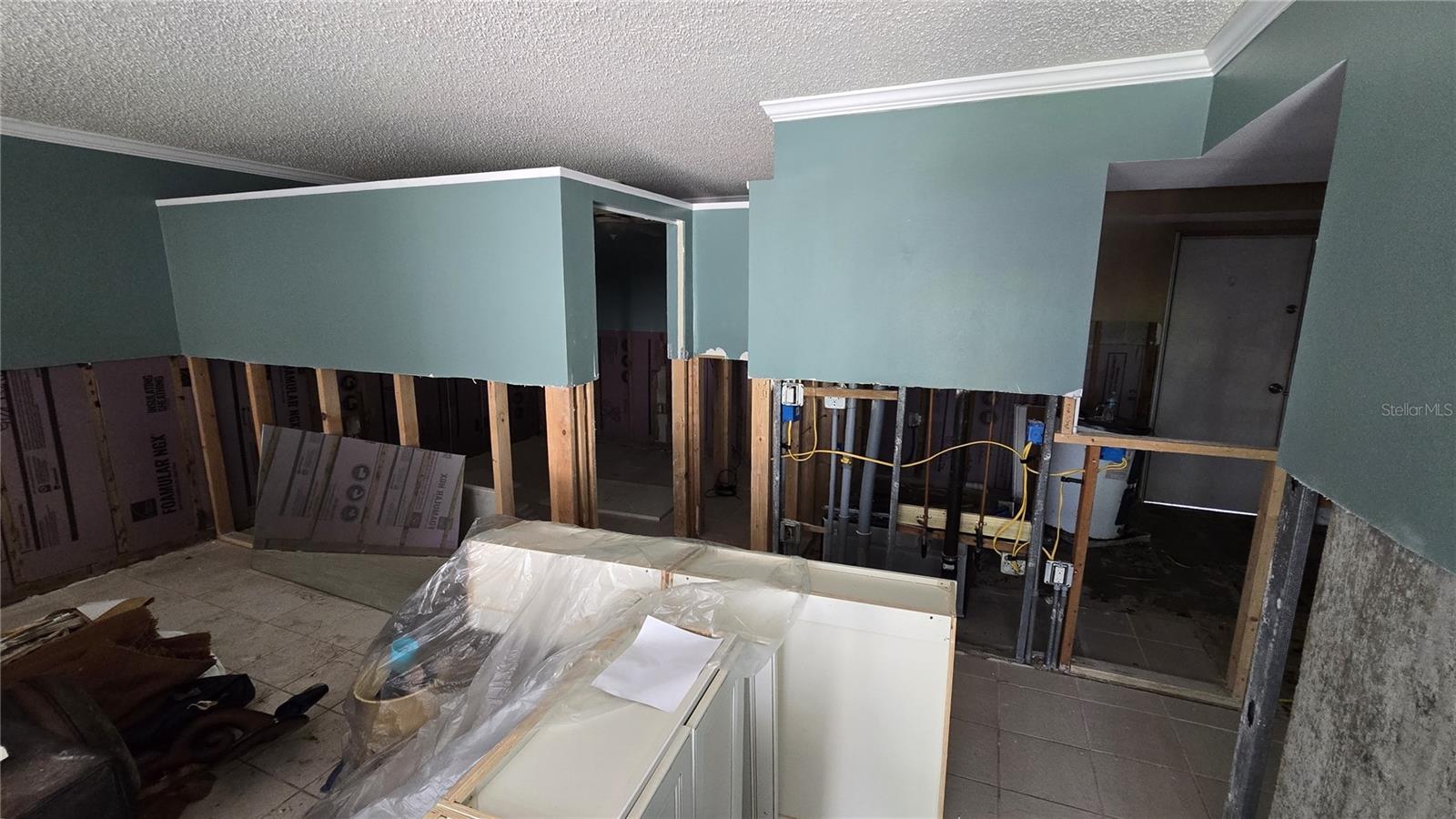 105 Island Way #112 Property Photo 10