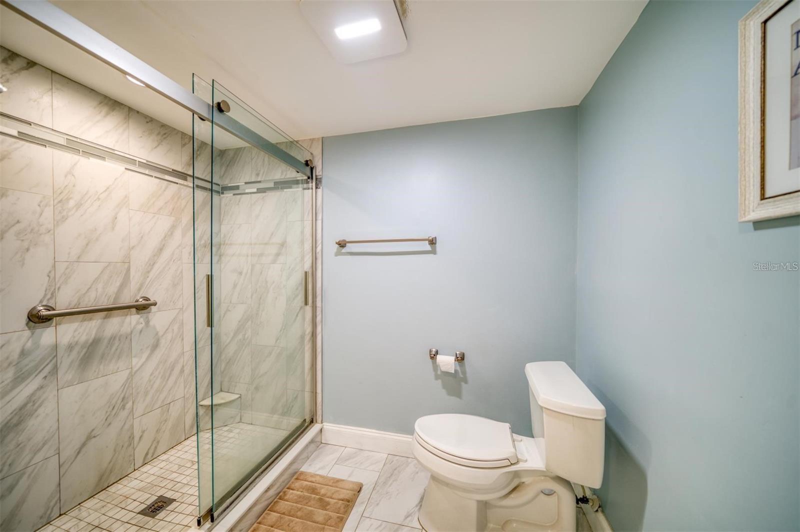 105 Island Way #112 Property Photo 38