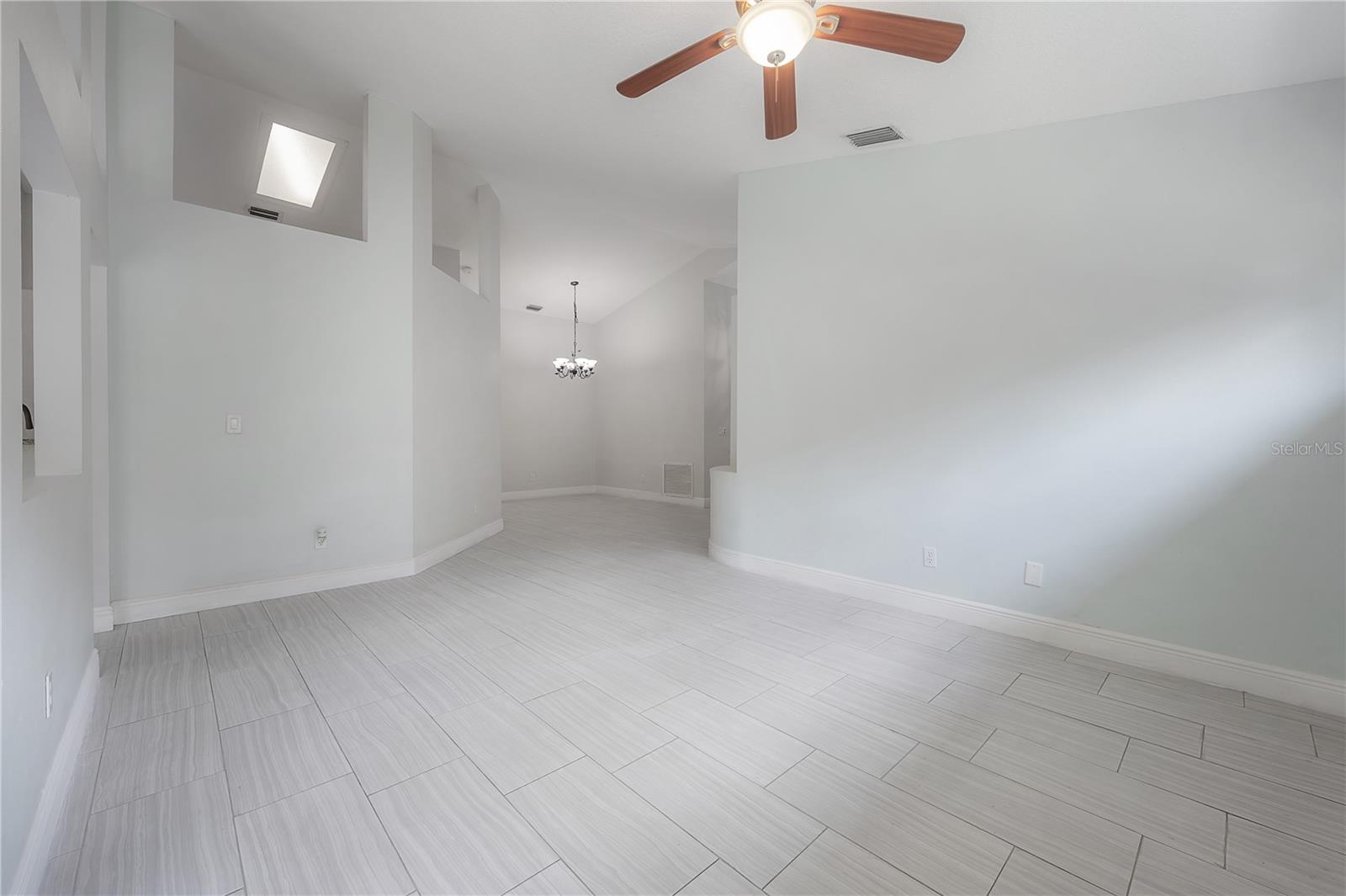 11820 Easthampton Dr Property Photo 20