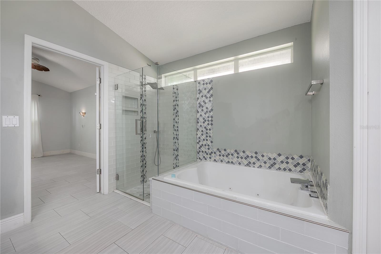 11820 Easthampton Dr Property Photo 35