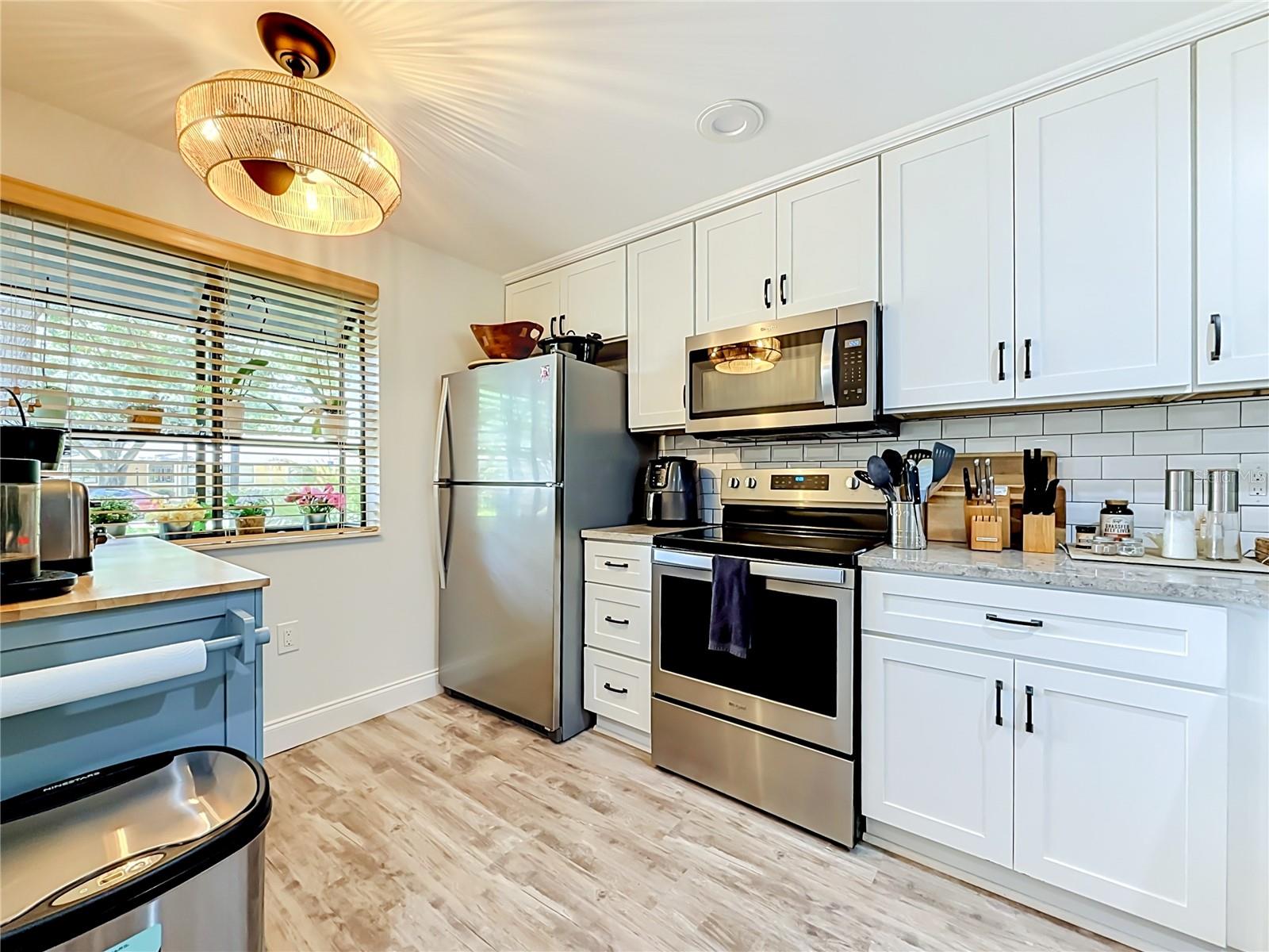 1935 Peppermill Dr #c Property Photo 30