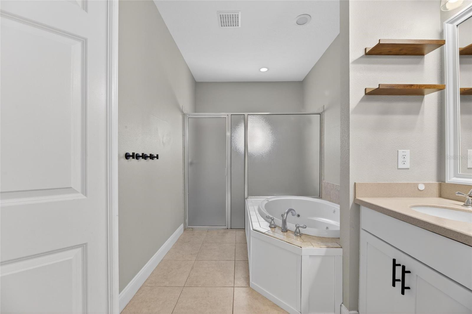 5536 Luminar Pointe Ln Property Photo 39
