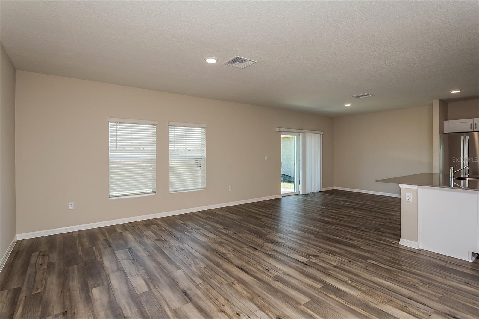 15208 Maude Landing Loop Property Photo 3