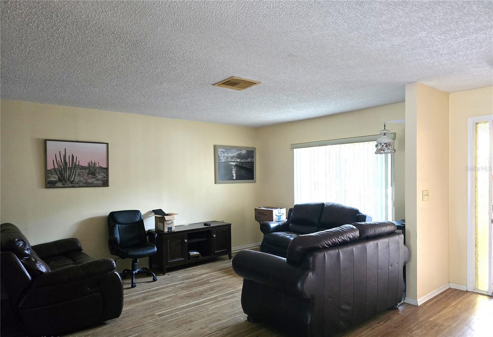 10641 Timber Ln Property Photo 3