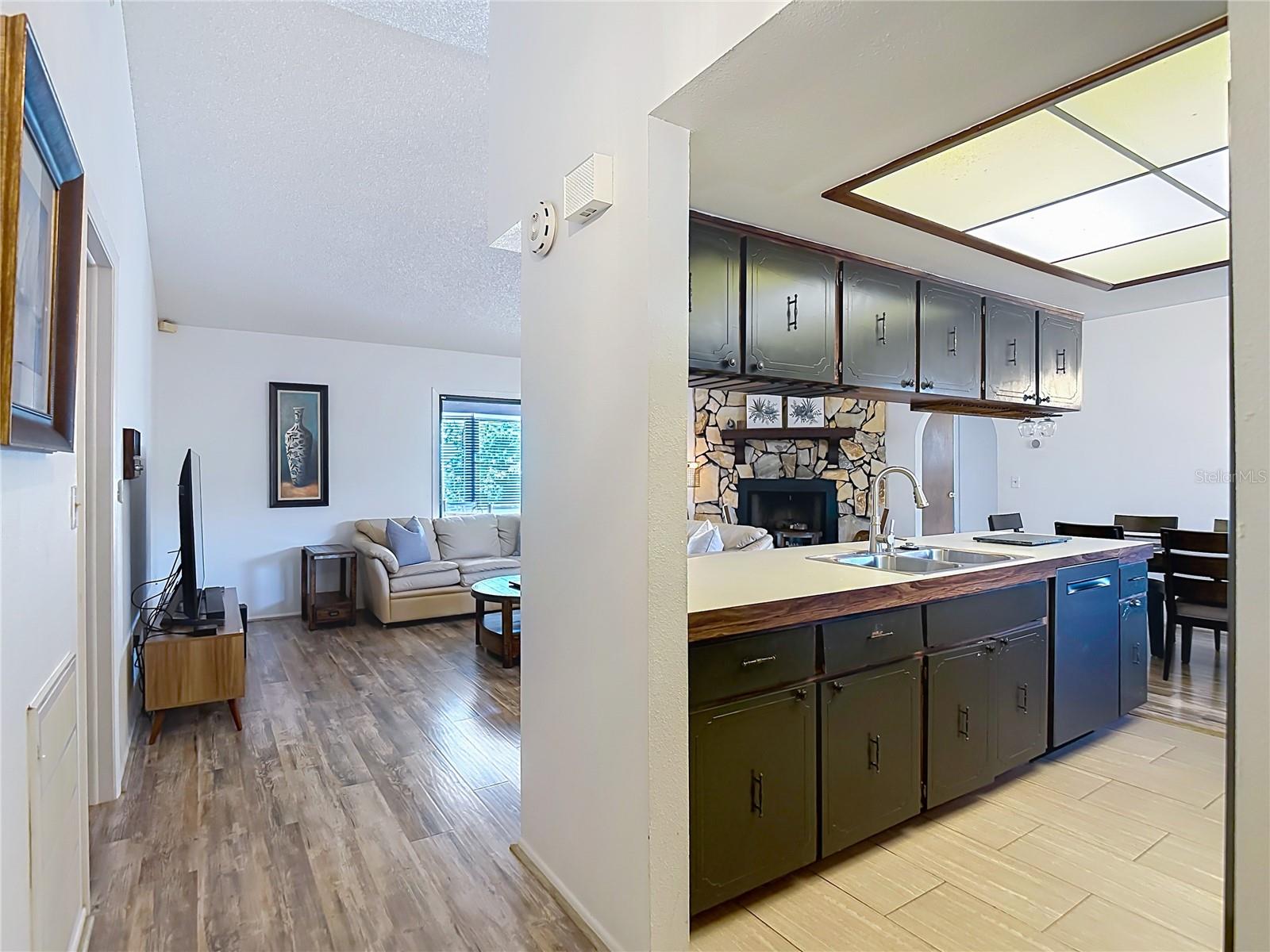 4435 Bayridge Ct Property Photo 6