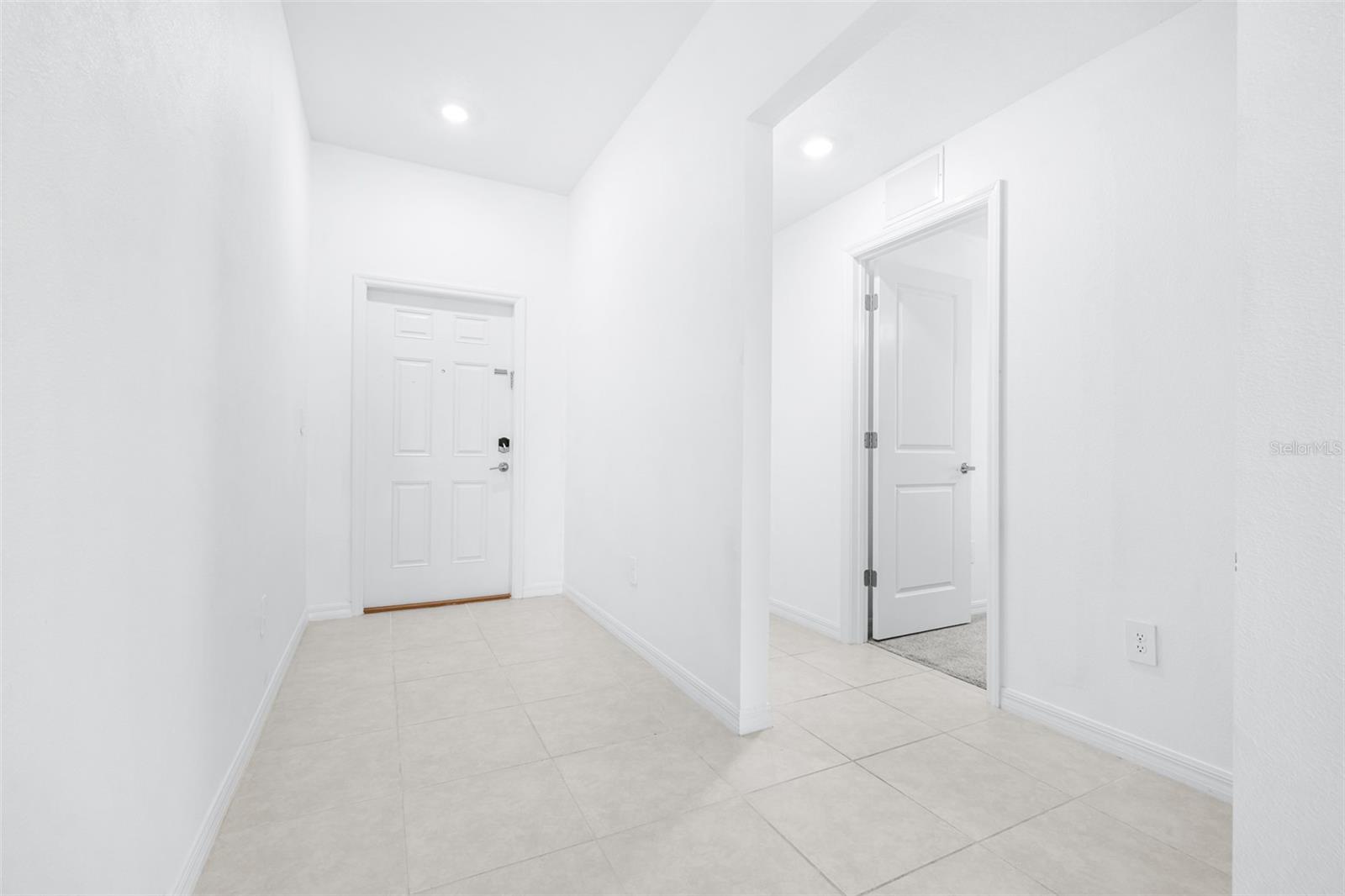 4312 Fabulous Finch Ln Property Photo 4