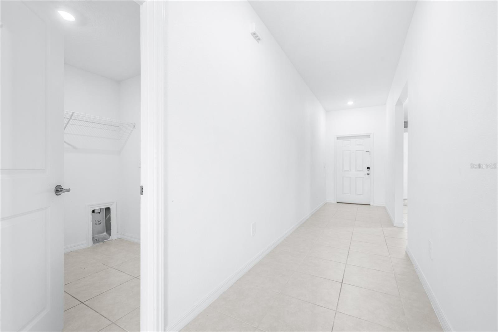 4312 Fabulous Finch Ln Property Photo 5