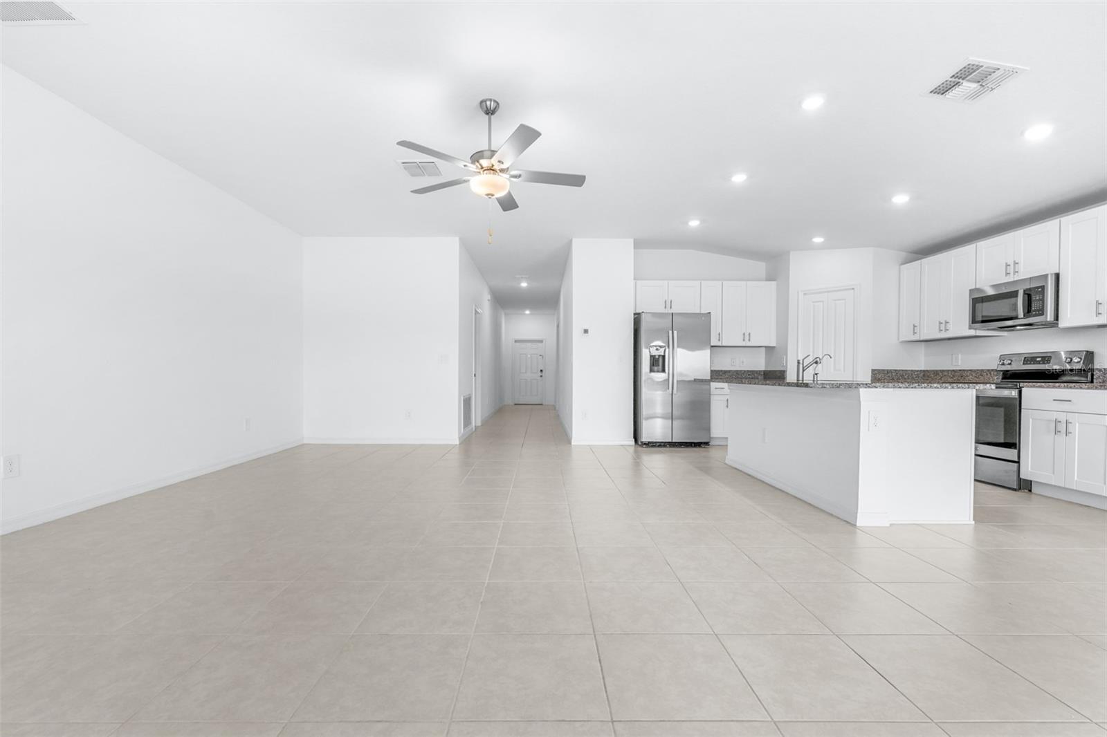 4312 Fabulous Finch Ln Property Photo 8