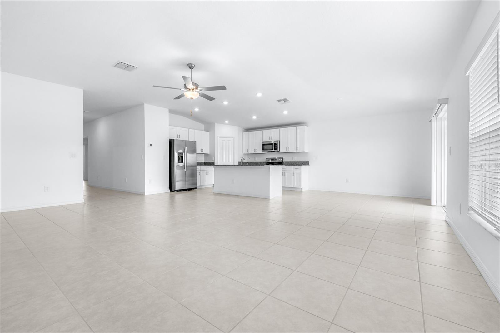4312 Fabulous Finch Ln Property Photo 9