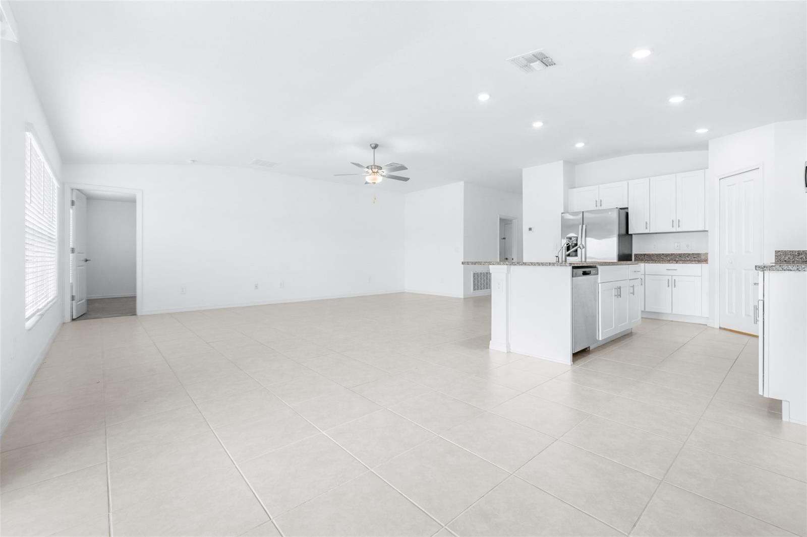 4312 Fabulous Finch Ln Property Photo 11