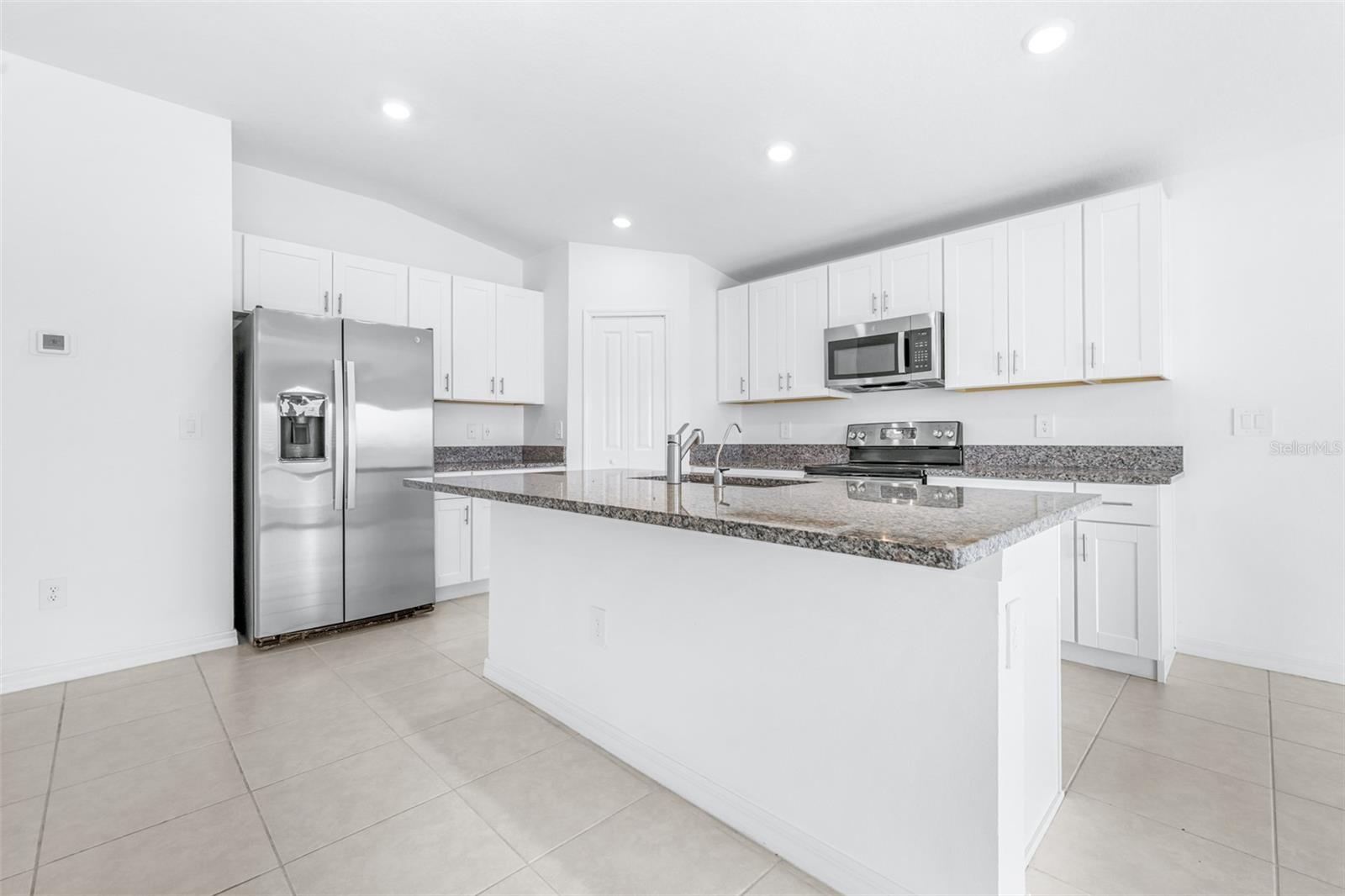 4312 Fabulous Finch Ln Property Photo 15