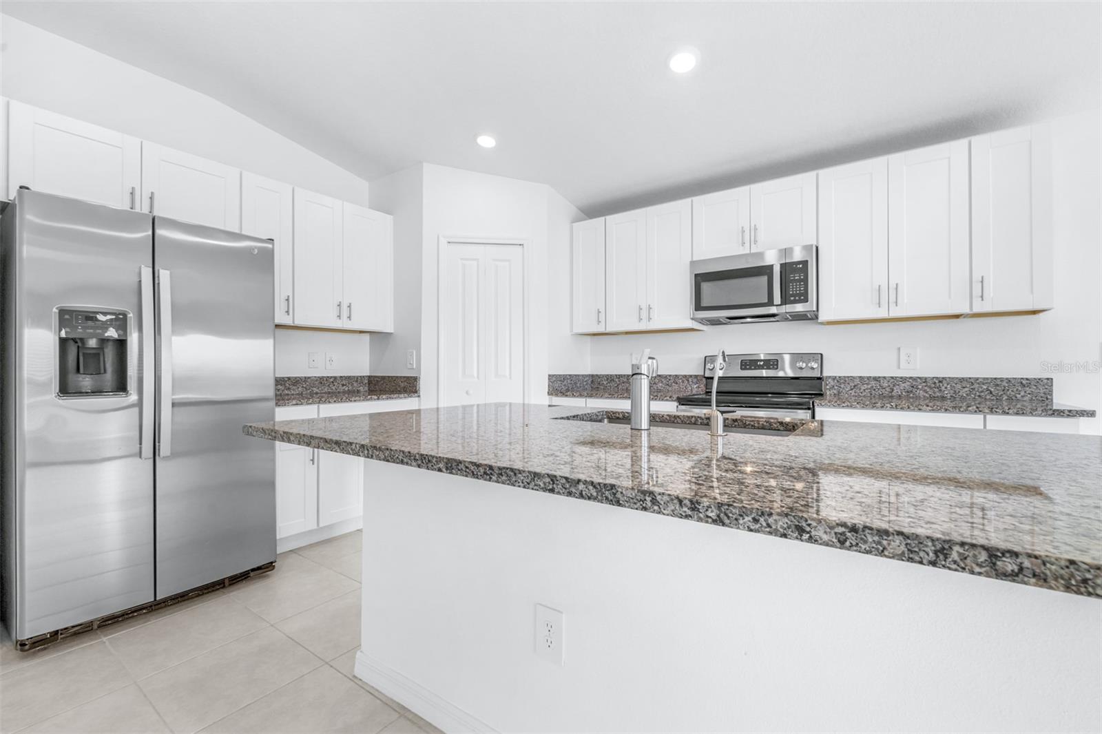 4312 Fabulous Finch Ln Property Photo 16