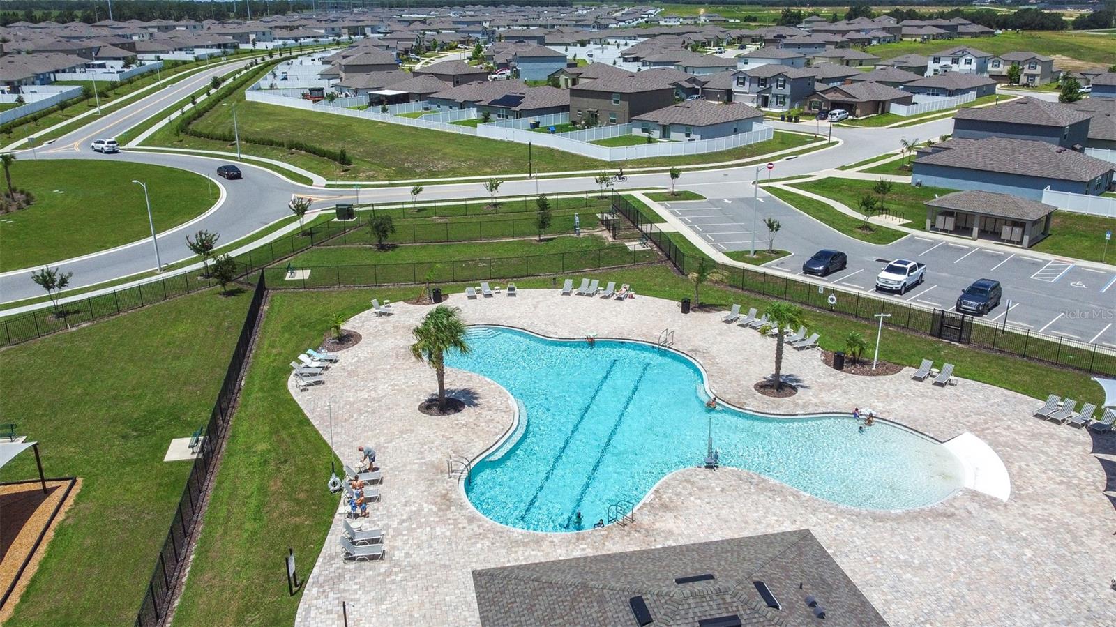4312 Fabulous Finch Ln Property Photo 60