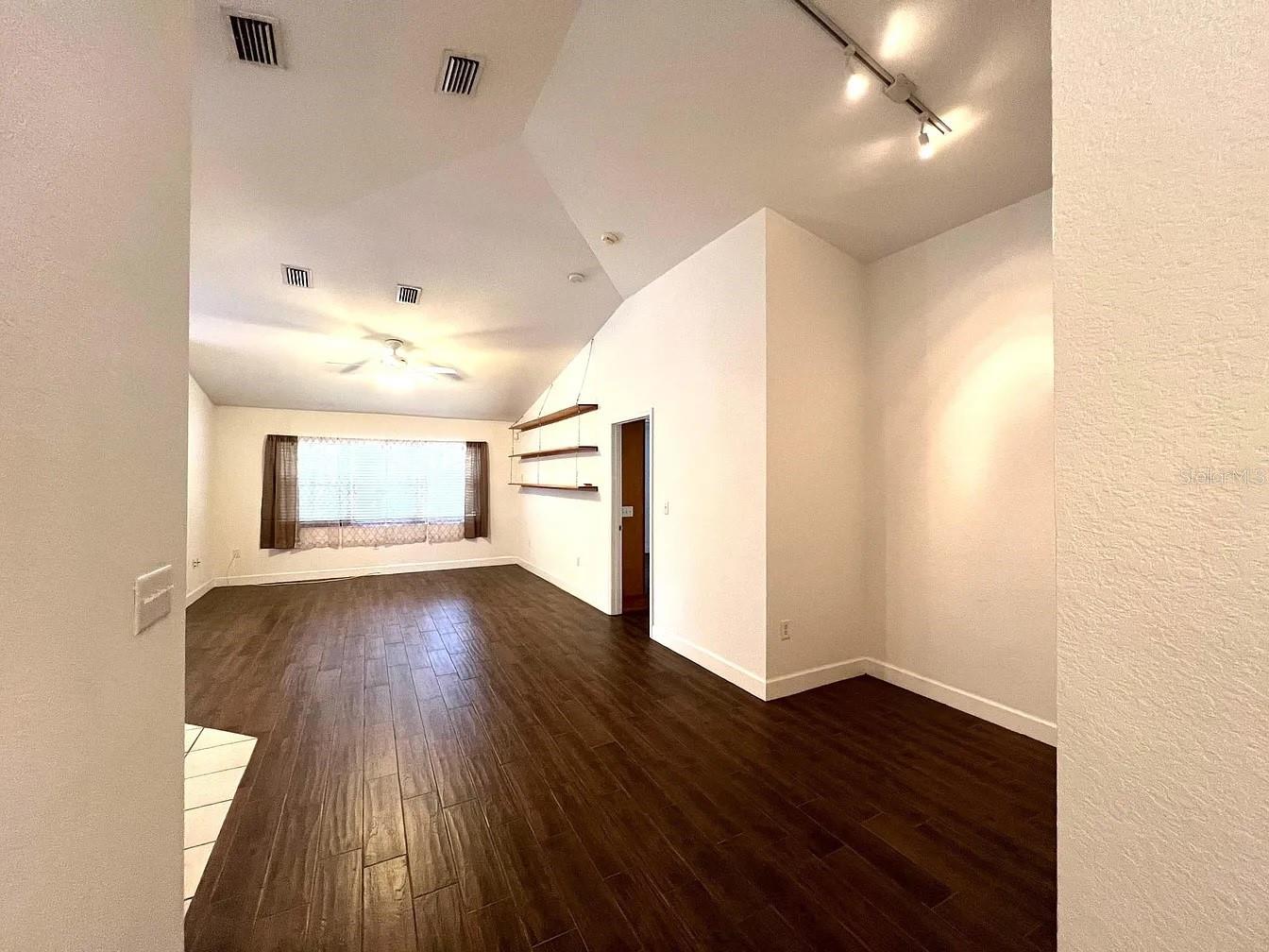 1485 Donegan Rd Property Photo 5