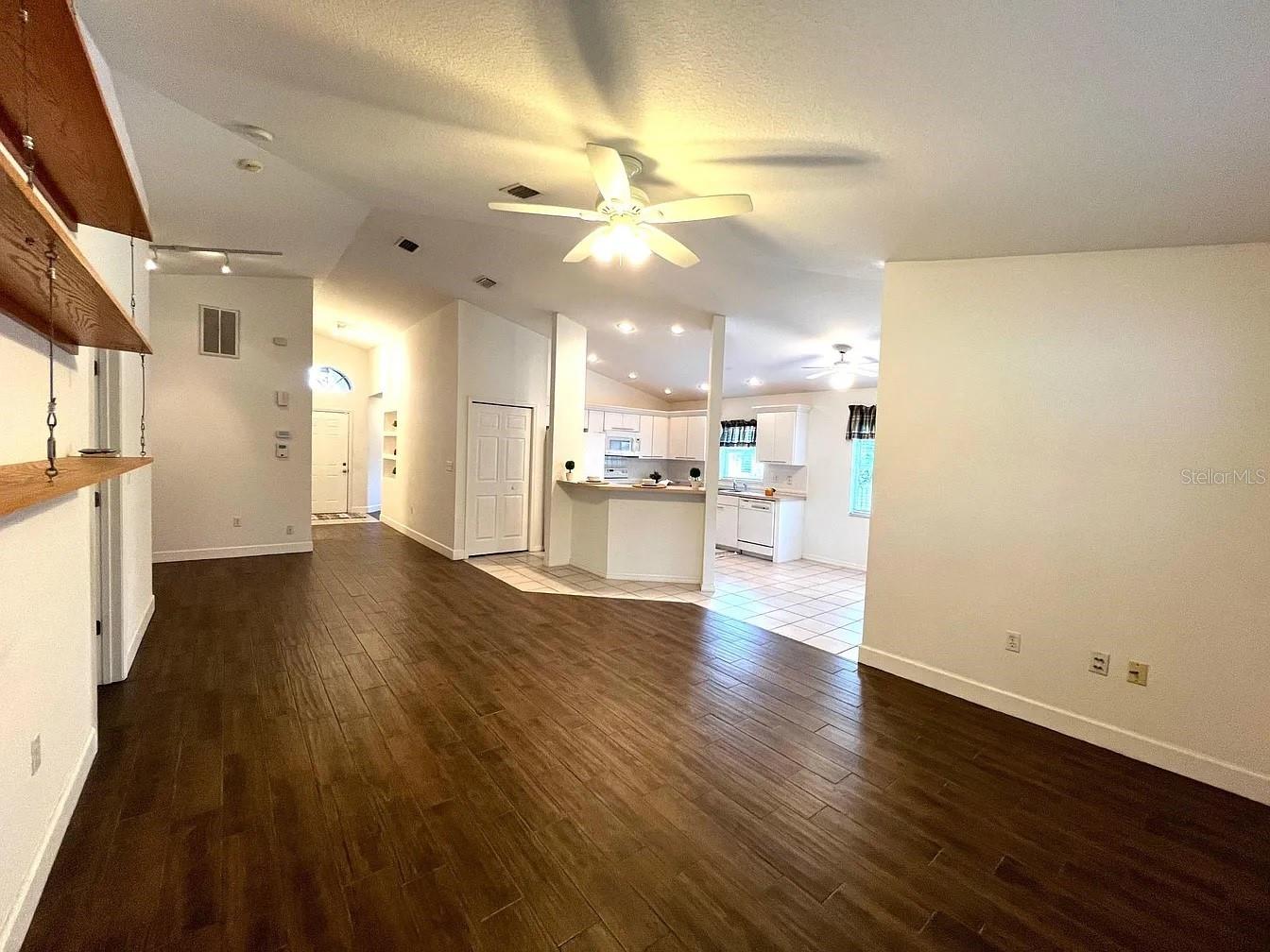 1485 Donegan Rd Property Photo 8