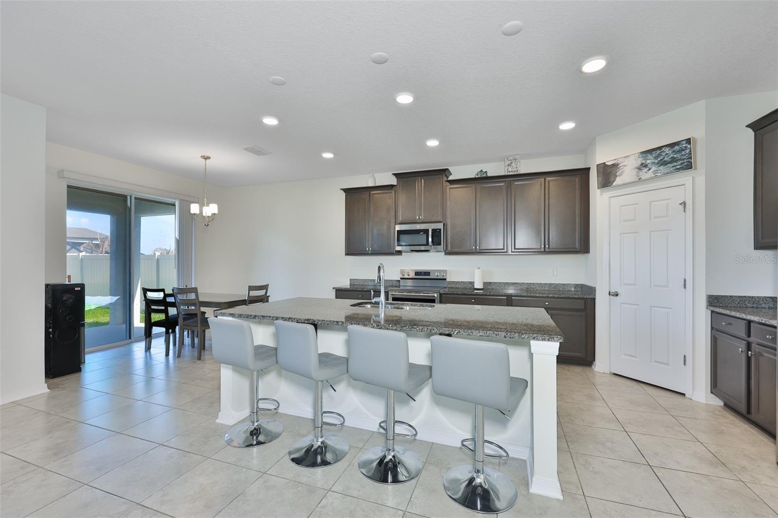 2927 Marine Grass Dr Property Photo 8