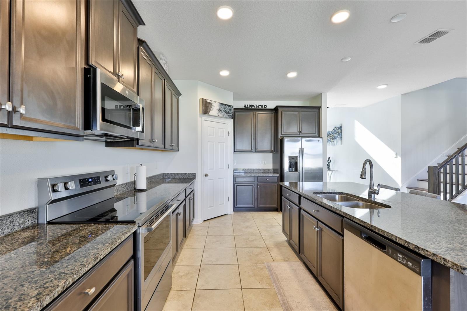 2927 Marine Grass Dr Property Photo 10
